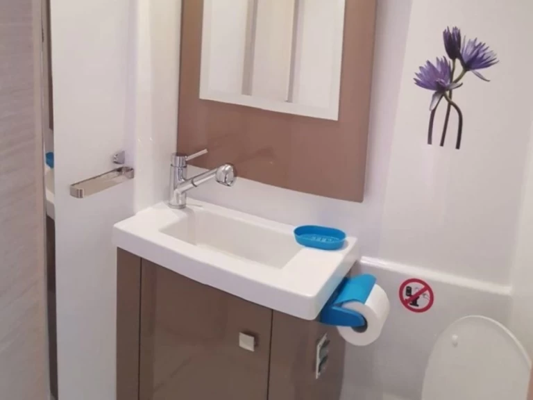 Location bateau Lávrio pas cher Astrea 42