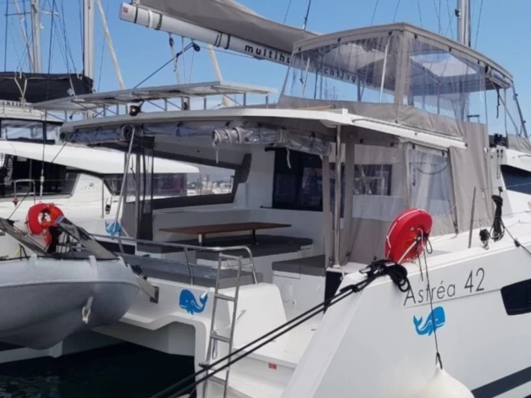 Location Catamaran à Lávrio - Fountaine Pajot Astrea 42