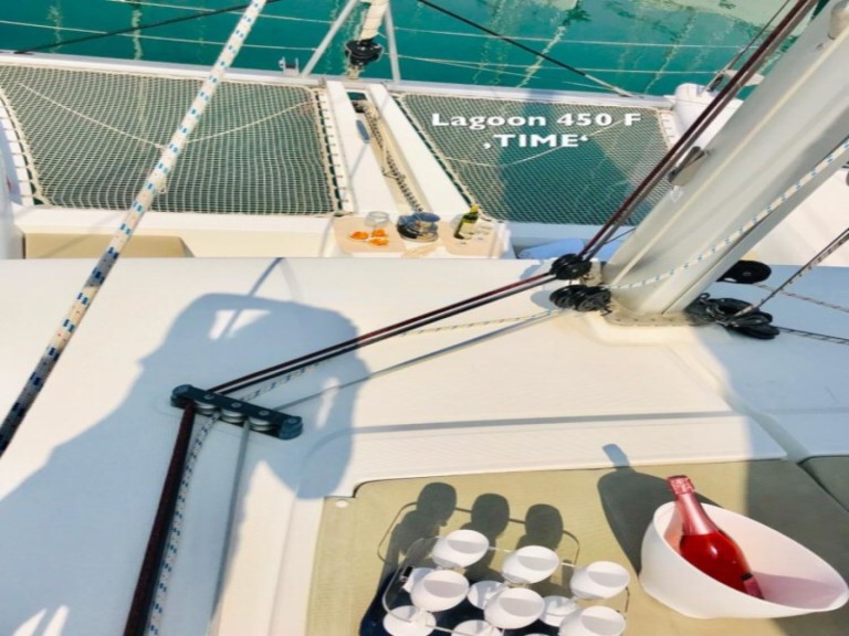 Catamaran à louer à Sukošan au meilleur prix