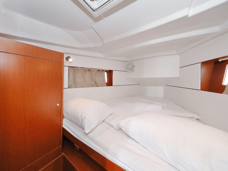 Bénéteau Oceanis 35.1 a louer à Sukošan