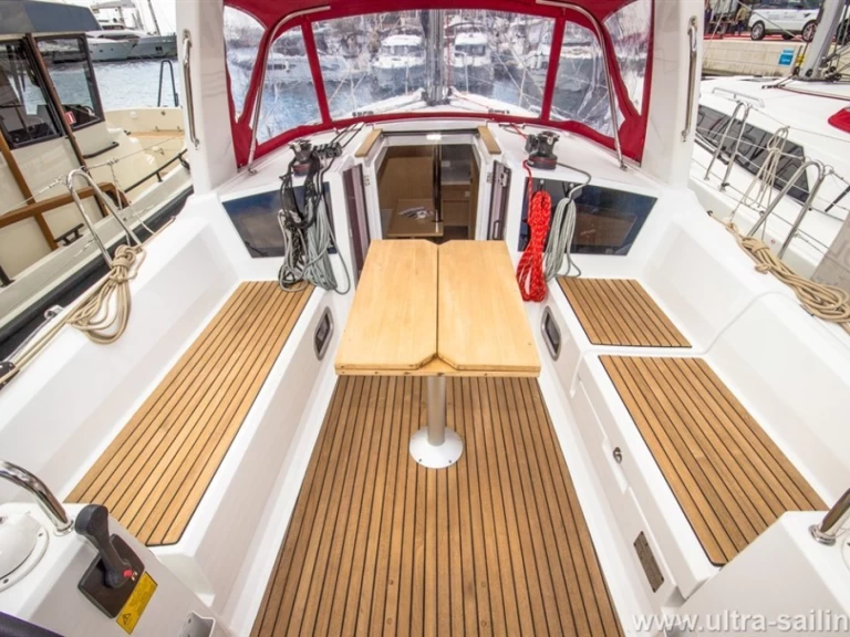 Location bateau Bénéteau Oceanis 35 à Split sur Samboat