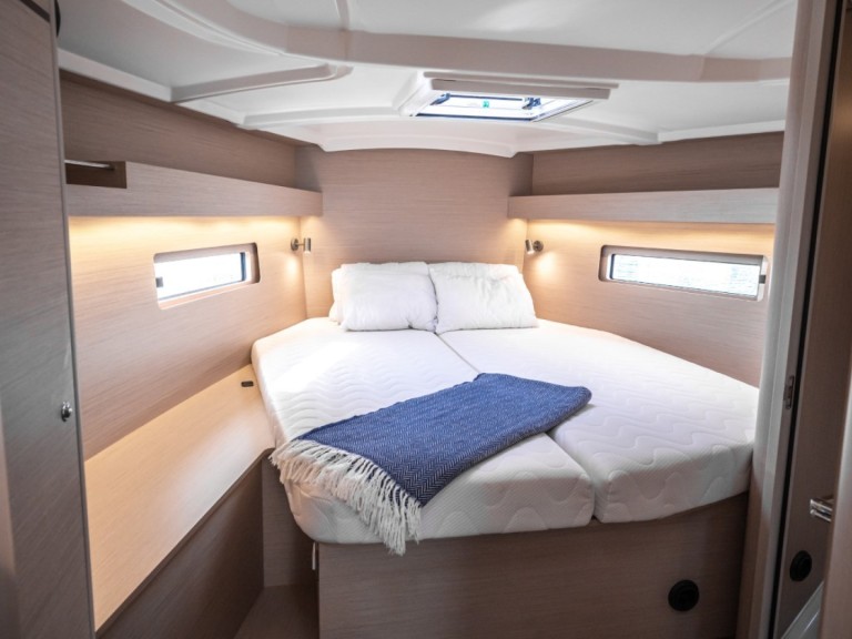 Location à Pomer - Bénéteau Oceanis 40.1 sur SamBoat