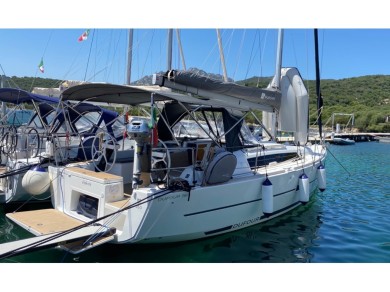 Hire Sailboat with or without skipper Dufour Marina Cala dei Sardi