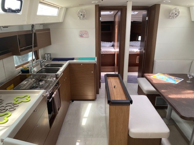 Louer Voilier avec ou sans skipper Bénéteau à Álimos