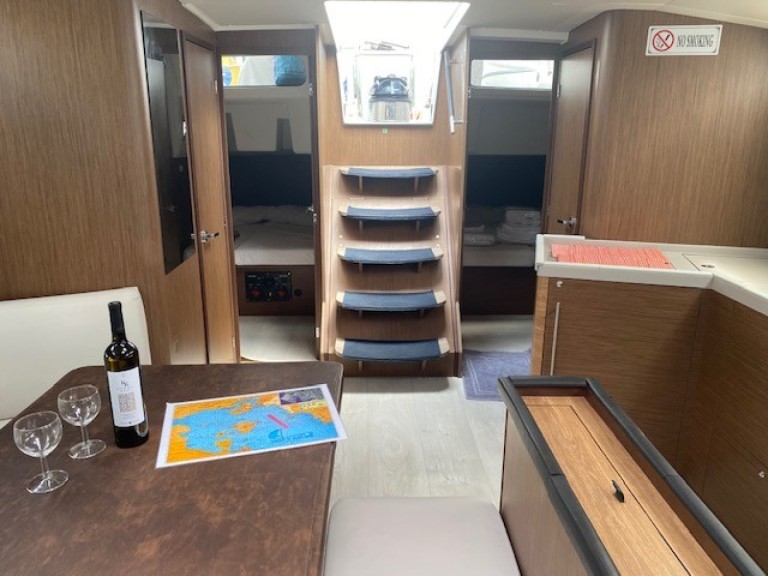 Location à Álimos - Bénéteau Oceanis 46.1 sur SamBoat