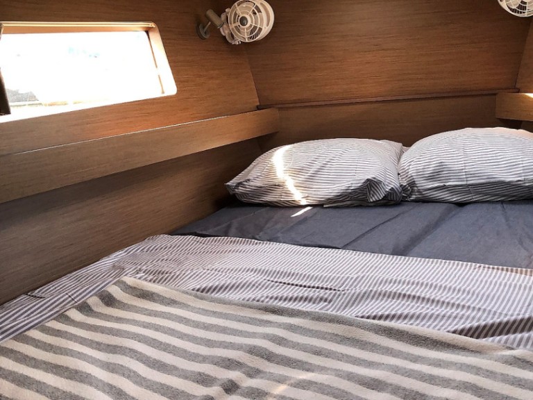 Bénéteau Oceanis 41.1 a louer à Kos