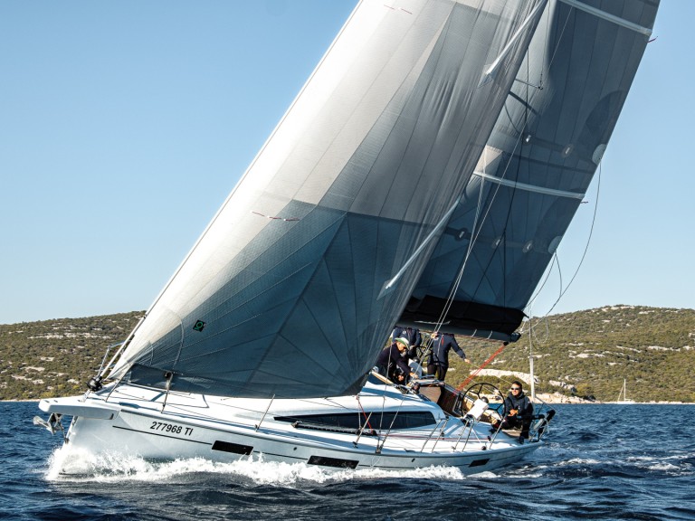Location bateau Jezera pas cher Dehler 38 SQ