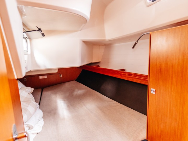 Location à Betina - Bavaria Cruiser 37 sur SamBoat