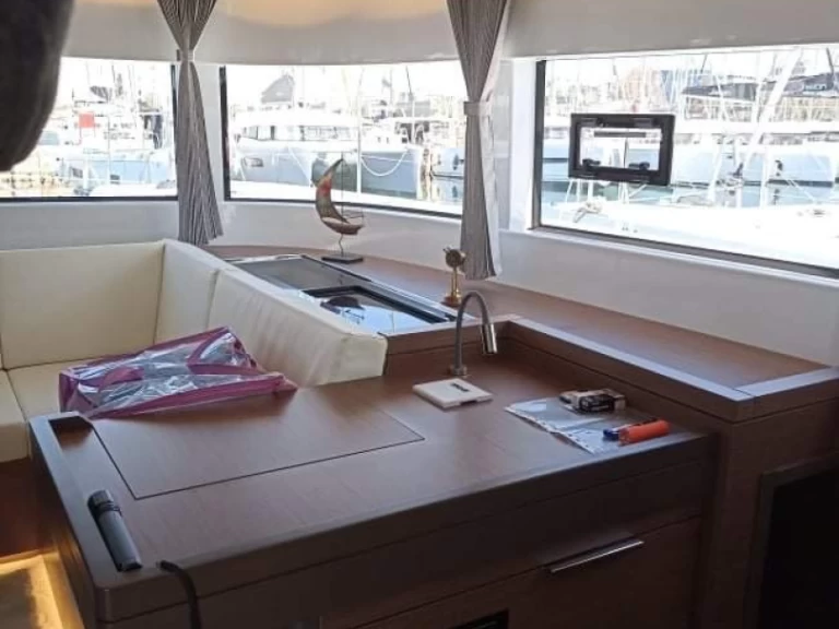 Location bateau Lagoon Lagoon 50 à Álimos sur Samboat