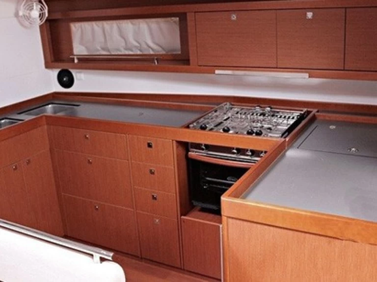 Louer Voilier avec ou sans skipper Bénéteau à Lávrio