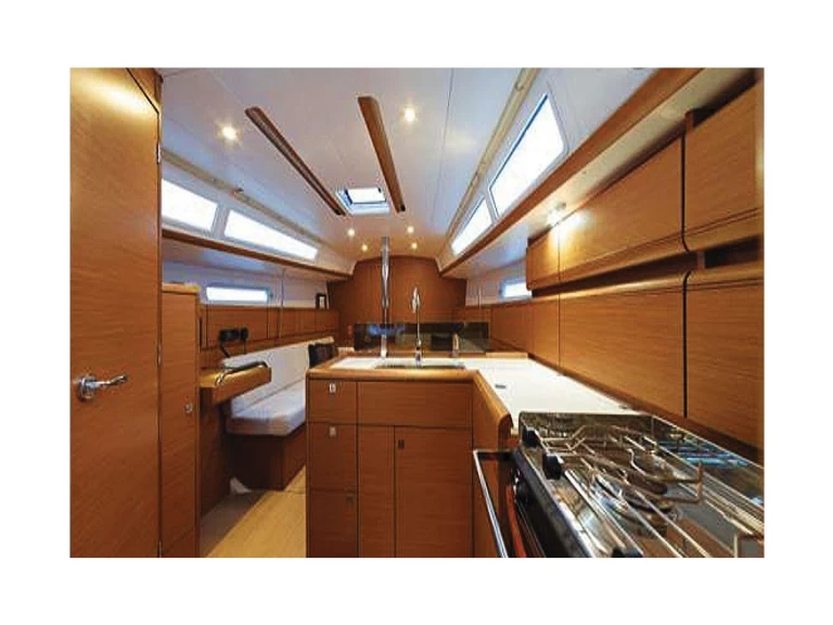 Location bateau Gouviá pas cher Sun Odyssey 389