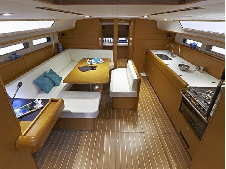 Location bateau Jeanneau Sun Odyssey 479 à Éleusis sur Samboat