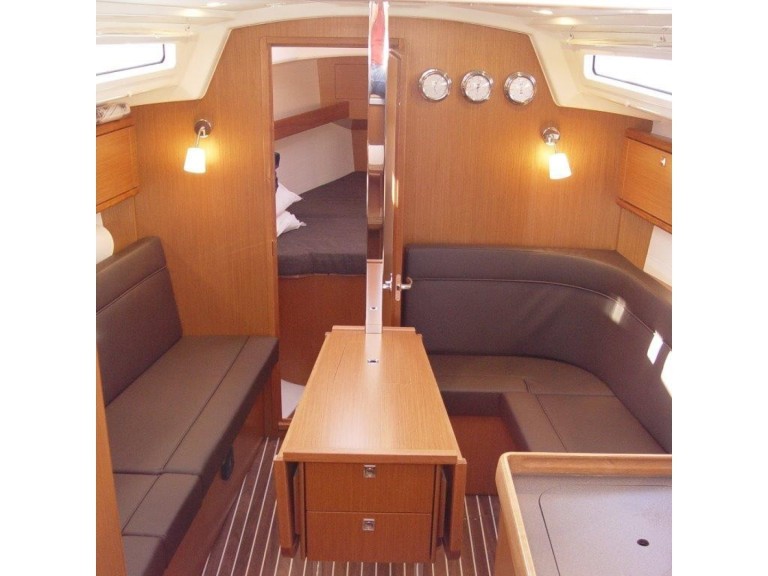 Louez un Bavaria Cruiser 34 à Olbia