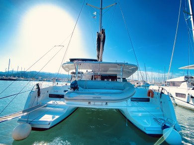 Catamaran à louer à Port de Lefkada au meilleur prix