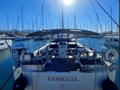 Sailboat rental with or without skipper Bénéteau Alimos Marina