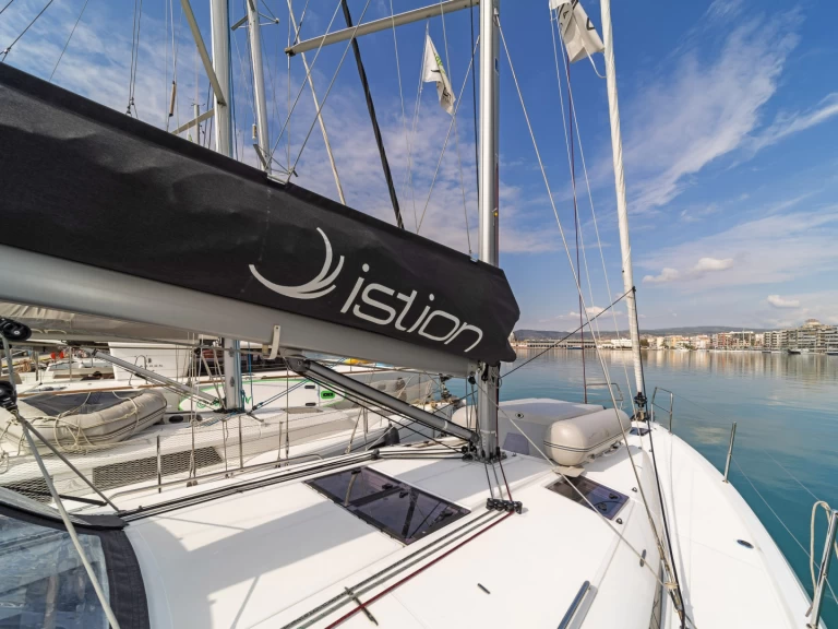 Louez un Jeanneau Sun Odyssey 440 à Dème de Vólos