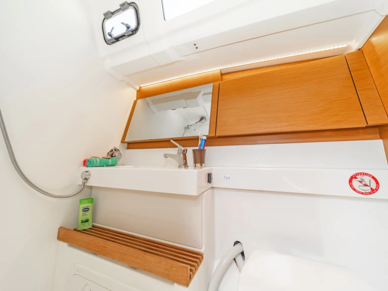 Louez un Jeanneau Sun Odyssey 490 à Skiathos