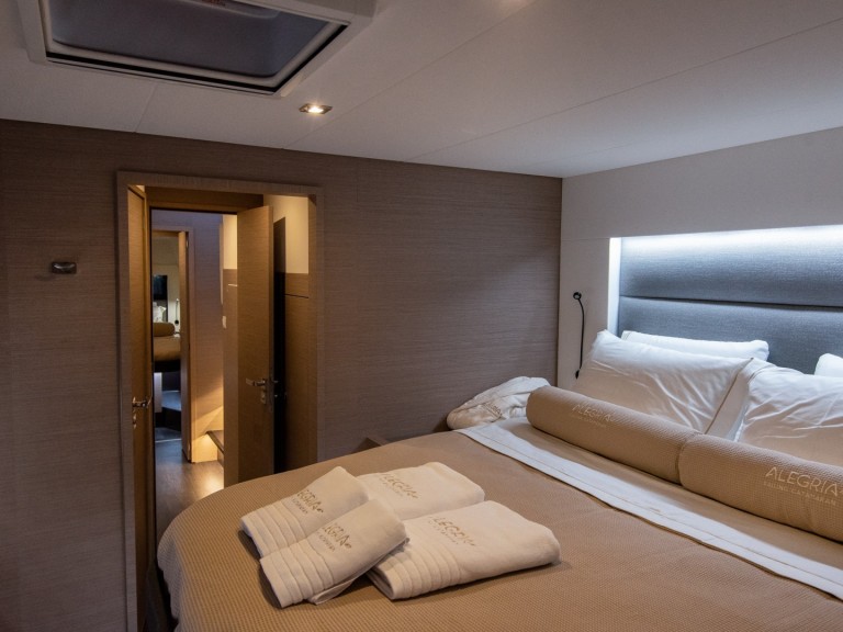 Location bateau Fountaine Pajot Saona 47 à Pýlos sur Samboat