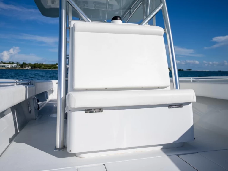 Louer Yacht avec ou sans skipper Contender à Gustavia