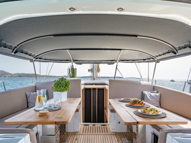 Location à Ellinikó - Jeanneau Jeanneau 64 sur SamBoat