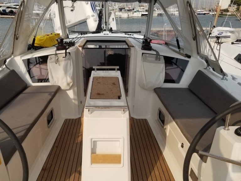 Louez un Bénéteau Oceanis 38.1 à Fethiye