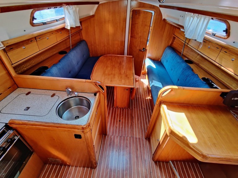 Louez un Bavaria Bavaria 30 Cruiser à Sukošan