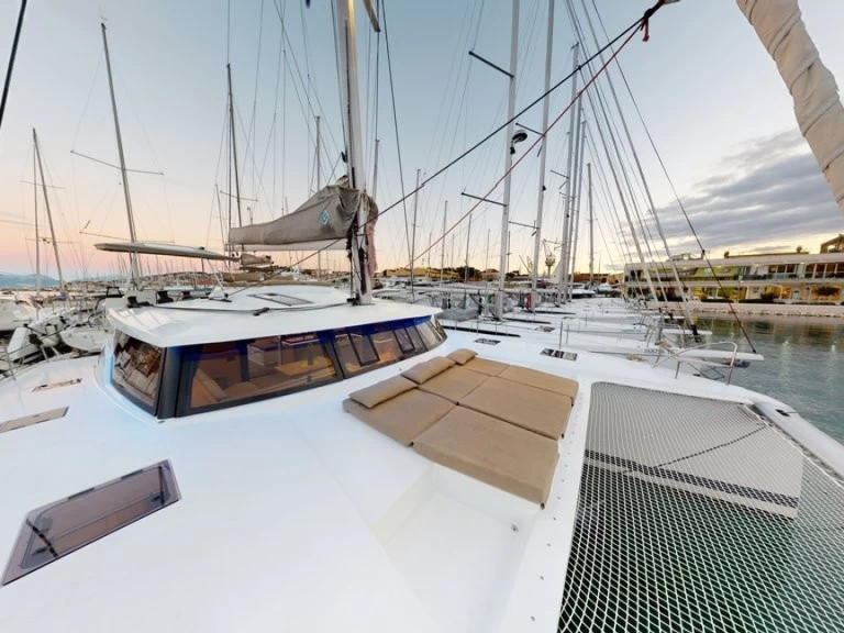 Fountaine Pajot Saona 47 a louer à Trogir