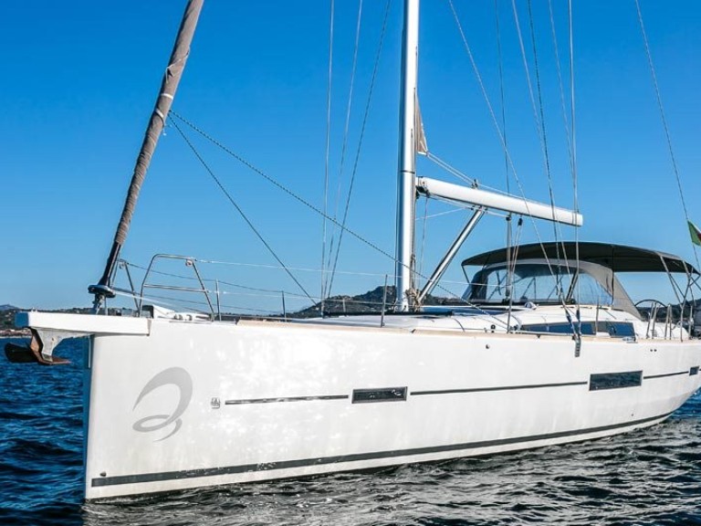 Louez un Dufour Dufour 512 Grand Large à Olbia