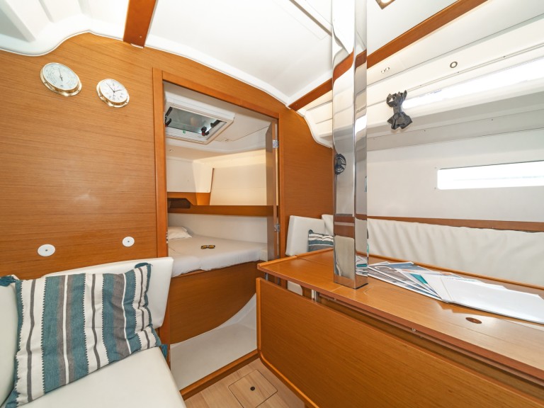 Location à Lávrio - Jeanneau Sun Odyssey 349 sur SamBoat