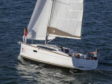 Jeanneau Sun Odyssey 419 jednotlivci a charterové společnosti v Port du Crouesty