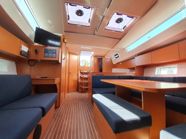 Location bateau Bavaria Bavaria C45 à Álimos sur Samboat