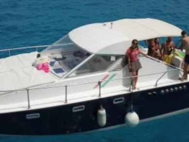 Bateau à moteur à louer à Trapani au meilleur prix