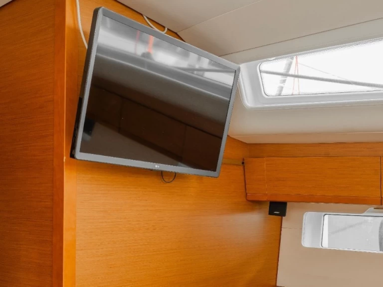 Louer Voilier avec ou sans skipper Jeanneau à Álimos