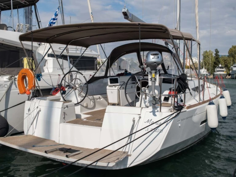 Louez un Jeanneau Sun Odyssey 449 à Álimos