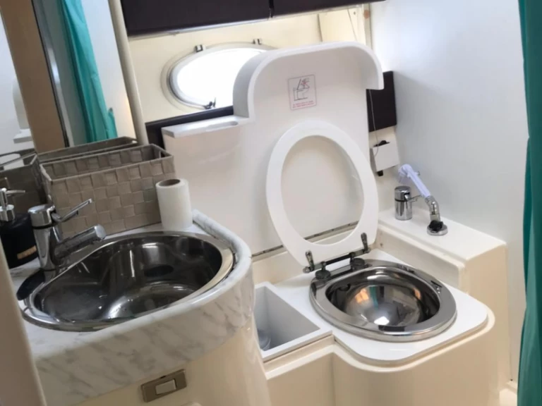 Location Yacht à Ornós - Cranchi Mediterranee 44