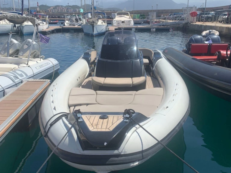 Location bateau Lomac Adrenalina 7.0 à Ajaccio sur Samboat