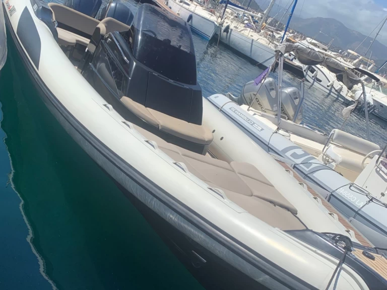 Location Semi-rigide Lomac avec permis