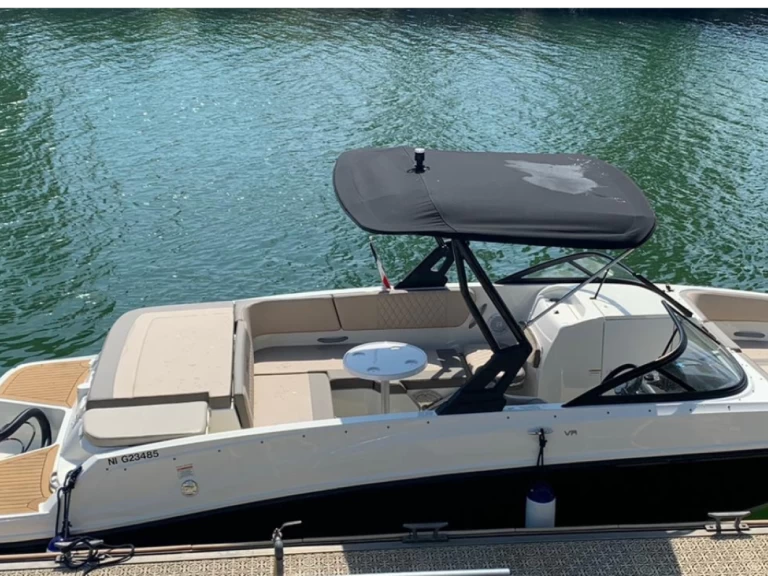 Bayliner VR6 a louer à Cannes