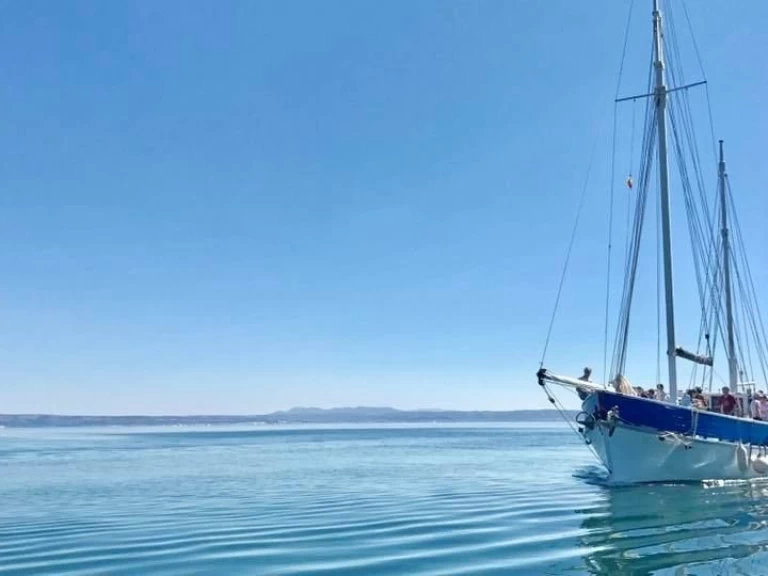 Location bateau Marseille pas cher AVERSA 23