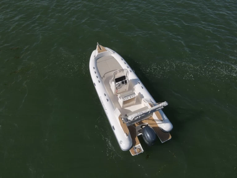 Location bateau Lège-Cap-Ferret pas cher Tempest 700 luxe 