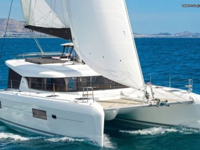 Location bateau Le Marin pas cher Lagoon 42