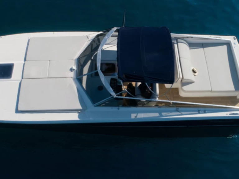 Location bateau Sorrento pas cher Itama 38