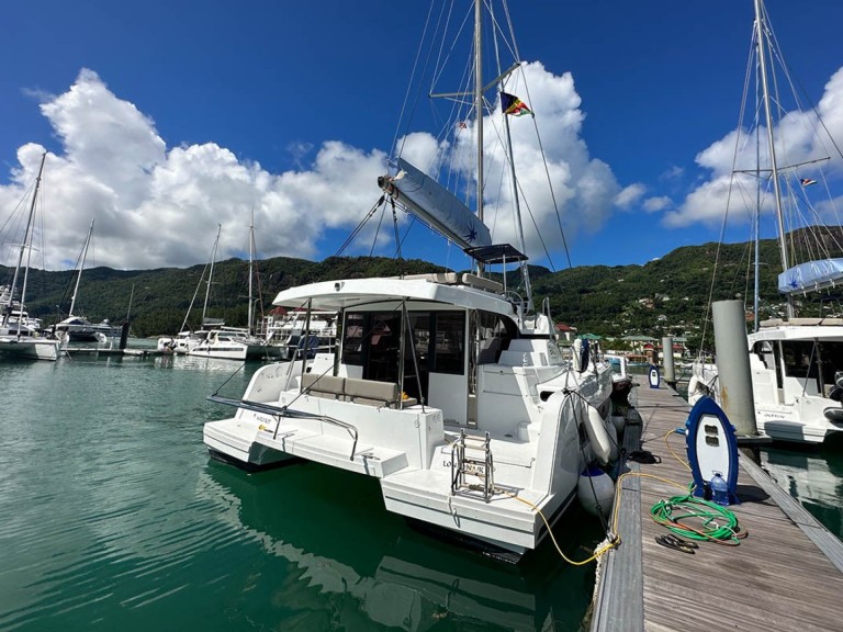 Louer Catamaran avec ou sans skipper Bali Catamarans à Eden Island