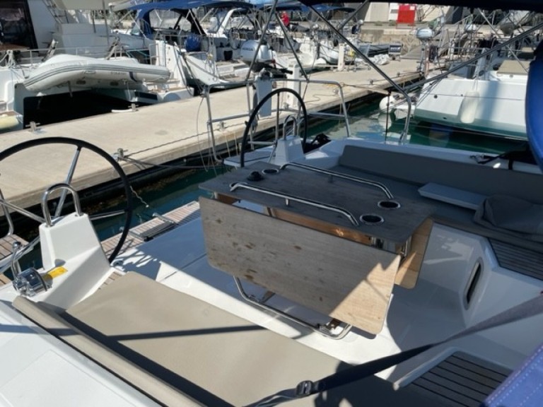 Louer Voilier avec ou sans skipper Bénéteau à Seget Donji
