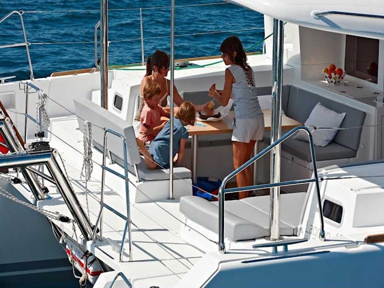 Location bateau Lagoon Lagoon 450 F à La Paz sur Samboat