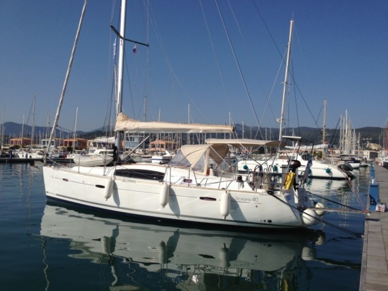Location Voilier à Lefkáda - Bénéteau Oceanis 40
