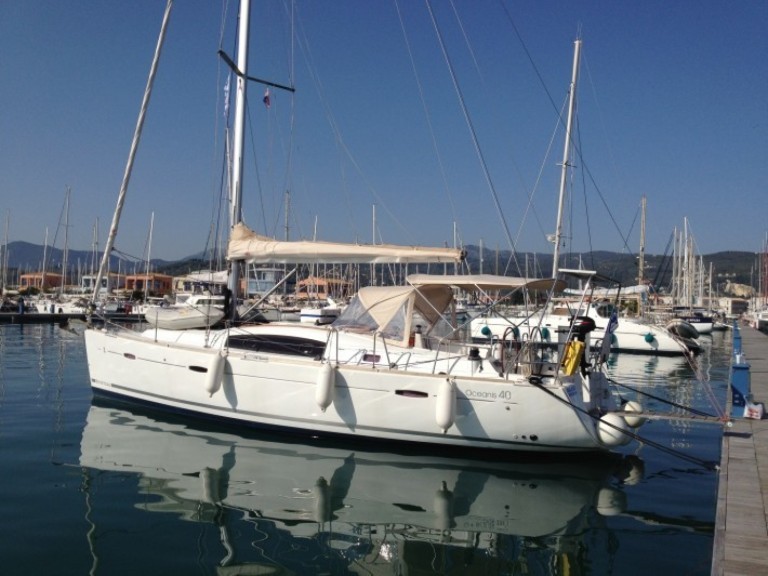 Location Voilier à Port de Lefkada - Bénéteau Oceanis 40