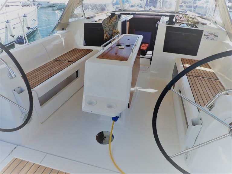 Location bateau Dufour Dufour 412 Grand Large à Biograd na Moru sur Samboat