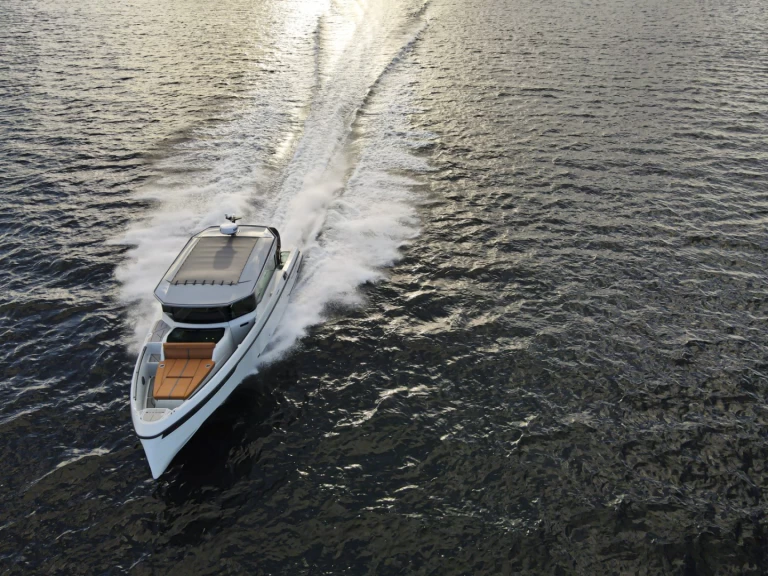 Bateau à moteur à louer à Gouviá au meilleur prix