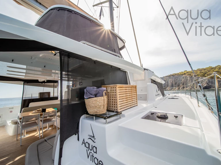 Louer Catamaran avec ou sans skipper Lagoon à Álimos